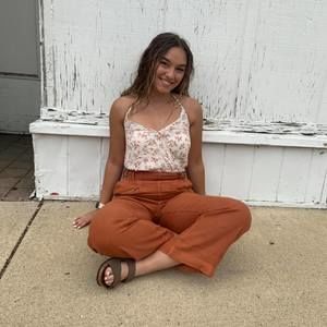 Meet your Posher, Olivia